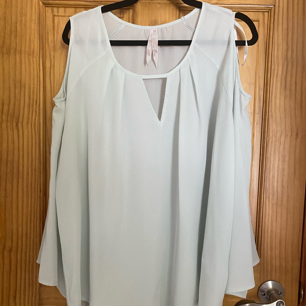 2X light mint chip sheer cold shoulder blouse